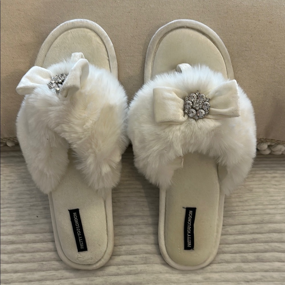 Bridal slippers- White Plush Slippers with Bow and Gem